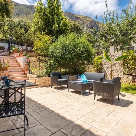 Anna Messina Villa