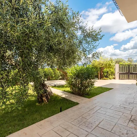 Anna Messina Villa Carini