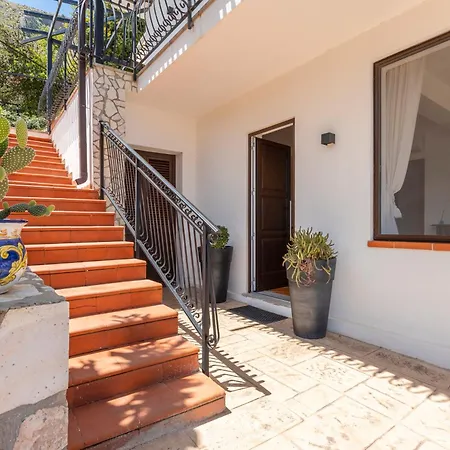 Anna Messina * كاريني